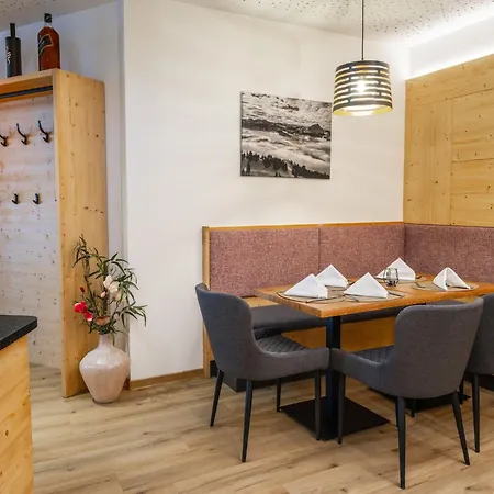 Lovely With Space For 4 People * Fieberbrunn