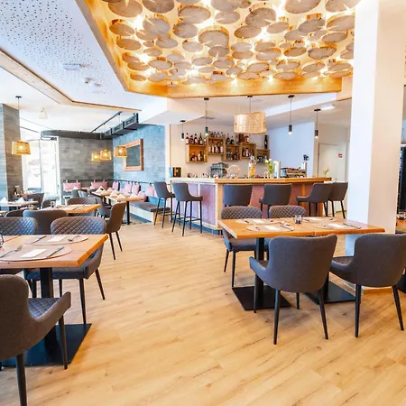 Lovely With Space For 4 People Fieberbrunn